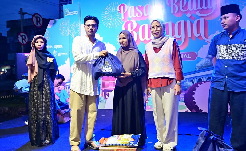 Wakil Wali Kota Jambi, Diza Hazra Aljosha, menutup Senandung Cinta Ramadan, Sabtu, sekaligus menyerahkan hadiah kepada para pemenang lomba | gjj