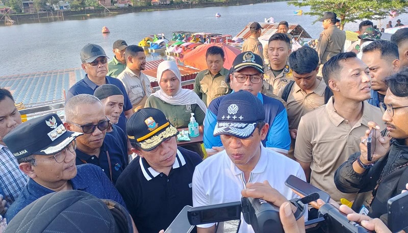 Menteri Lingkungan Hidup, Hanif Faisol Nurofiq, saat berkunjung ke Kota Jambi, Sabtu | gjj
