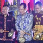 Bupati Muaro Jambi, Bambang Bayu Suseno, menghadiri pembukaan Pekan Kebudayaan Daerah Jambi 2026, di Anjungan Kabupaten Merangin, Taman Mini Melayu Jambi, Kota Jambi, Jumat malam | dki-mj