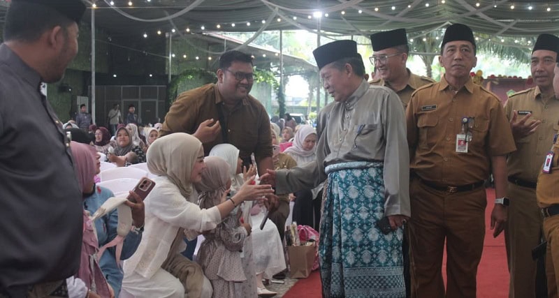 Tasyakuran kelulusan dan khataman Al-Qur'an massal digelar oleh Yayasan Nurul Hidayah Jambi, di EV Garden, Kota Jambi, Selasa | dki-pj