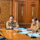Rapat membahas nonton bareng Piala Dunia 2026, dipimpin Asisten II Setda Provinsi Jambi dan Kepala Dinas Kominfo Provinsi Jambi, Senin | ags
