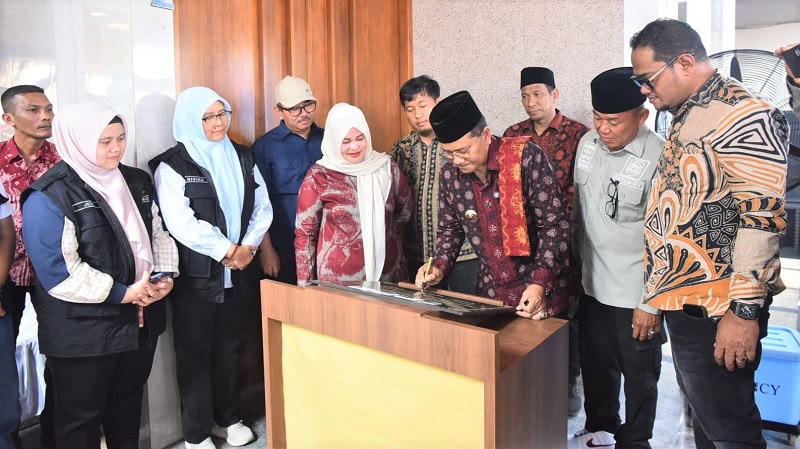 Serah terima manfaat program Kampung Bahagia tahap I, sekaligus syukuran bersama masyarakat RT 38 Simpang III Sipin, Minggu | gejeje