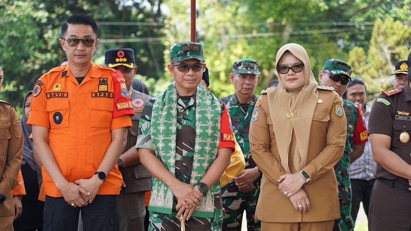 Bupati Tanjabtim, Dillah Hikmah Sari, dan Danrem 042/Garuda Putih, Brigjen TNI Nyamin, sepakat memperkuat antisipasi ancaman karhutla di lahan gambut | penrem