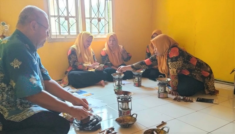 SKK Migas - MontD'Or Oil Tungkal Limited menggelar pelatihan membatik di Desa Mengupeh, Kabupaten Tebo | tim