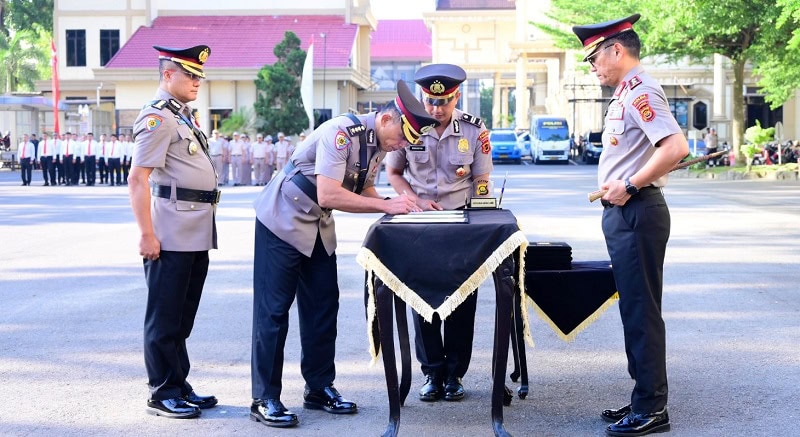 Sertijab dan pengambilan sumpah jabatan sejumlah pejabat utama dan kapolres jajaran Polda Jambi, Jumat 17 Juli 2026 | pld