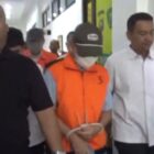 Tersangka kasus korupsi DAK di Dinas Pendidikan Provinsi Jambi, Varial Adhi Putra Cs, diserahkan penyidik Polda Jambi ke kejaksaan, Kamis | asa