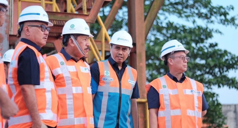 Komisaris Utama PT Pelindo (Persero), Laksamana TNI (Purn) Agus Suhartono, meninjau Pelabuhan Talang Duku, Jambi, Kamis | pelindo