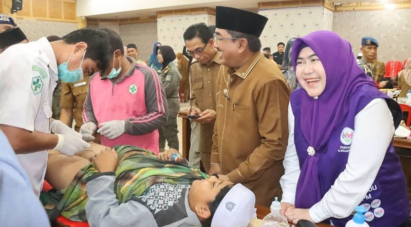 Bupati Tanjung Jabung Barat, Anwar Sadat, meluncurkan program GASKAN SAJA bagi keluarga kurang mampu | dki tjb