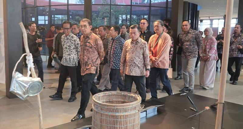 Menteri Kebudayaan, Fadli Zon, didampingi Gubernur Jambi, Al Haris, meninjau Museum Sriwijaya Dharmakirti | novri