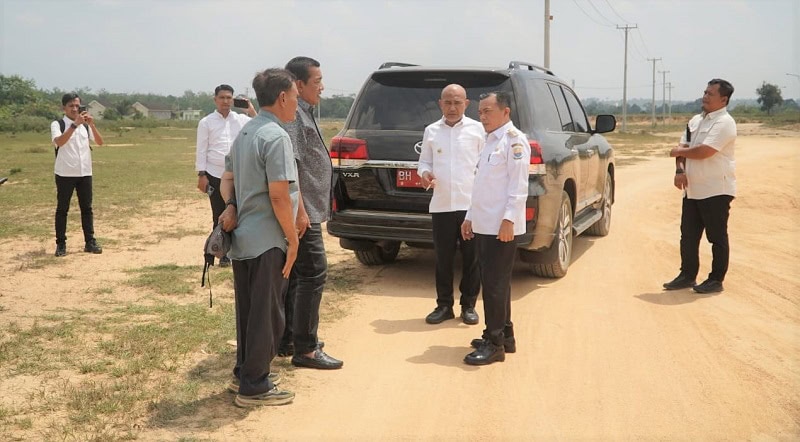 Gubernur Jambi meninjau lokasi pembangunan Sekolah Rakyat dan Perumahan BTN Bungo Green City, di Kabupaten Bungo, Rabu | erit