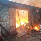 Sebuah gudang kopra di Talang Bakung, Paal Merah, Kota Jambi, terbakar, Rabu sore | asa