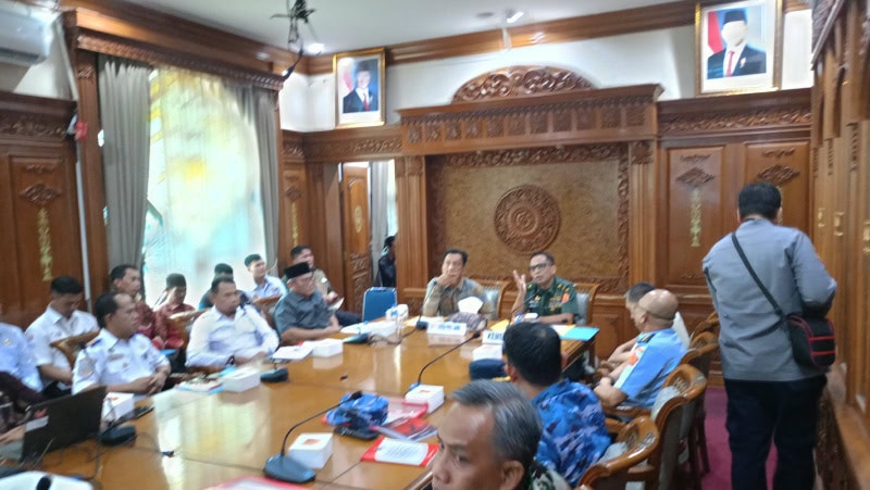 Komitmen memperkuat pertahanan negara mengemuka dalam rapat yang digelar di Ruang Rapat Sekda, Kantor Gubernur Jambi, Kamis 24 September 2026 | novri