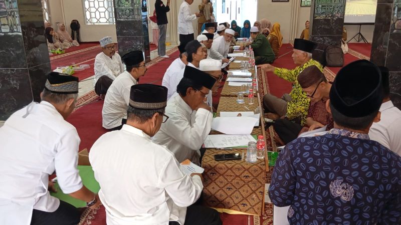 Penilaian lomba masjid teladan di Masjid Al Ikhlas, Blok C Perumahan Aurduri, Kelurahan Aur Kenali, Telanaipura, Kota Jambi | dod