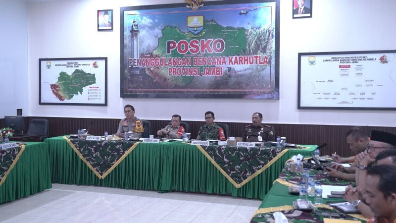 Rakor pembahasan perkembangan penanganan dan penanggulangan karhutla yang digelar secara nasional melalui video conference, Selasa | penrem