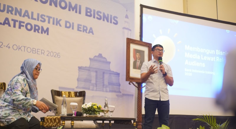 Pemimpin Redaksi Tirto.id, Rahmadin Ismail, berbagi pengalaman dengan puluhan wartawan Jambi, di Yogyakarta | dod
