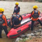 Tim SAR membantu pencarian Kakek Bawi yang hanyut di Sungai Batang Asai | sar