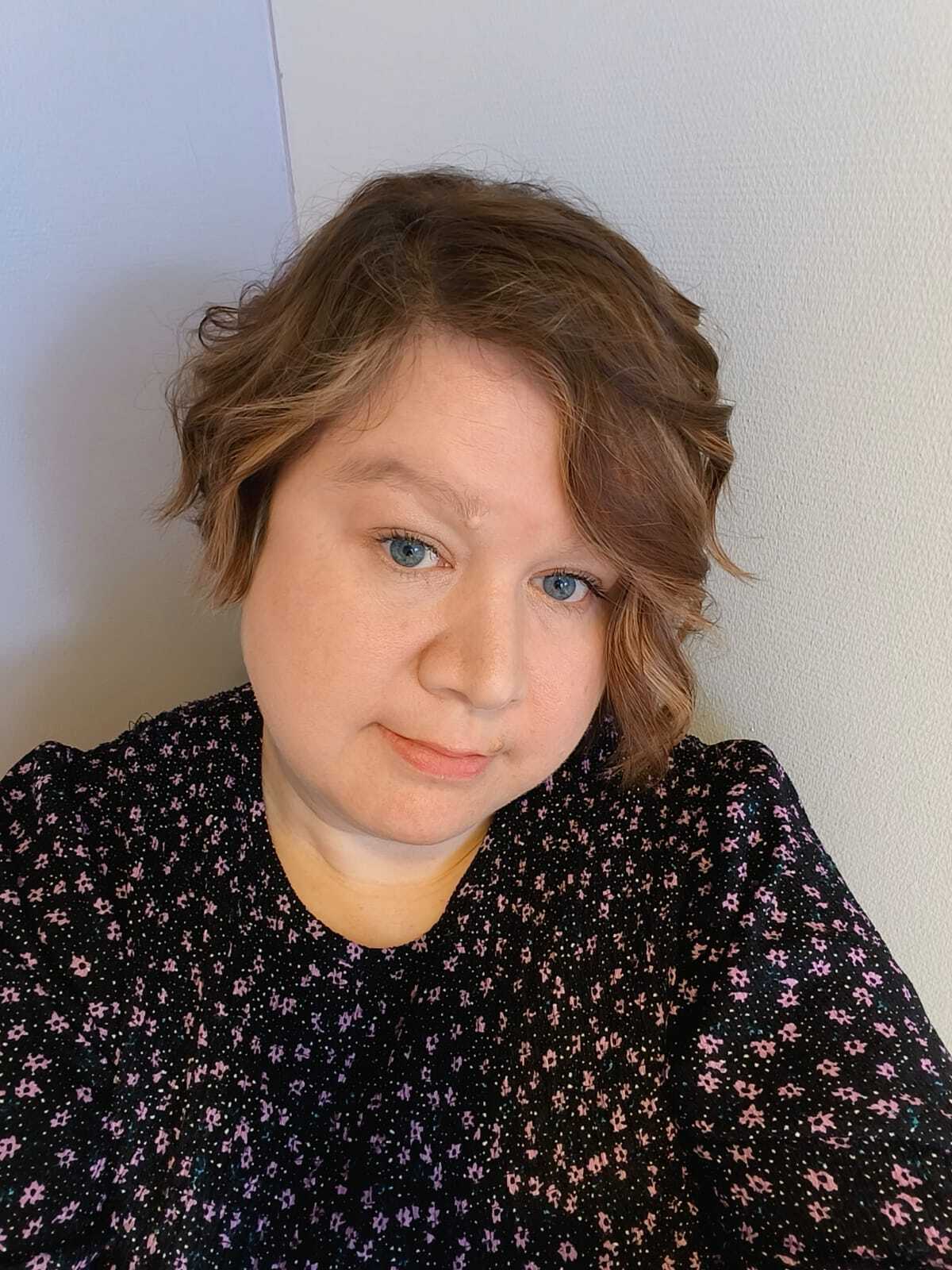 Johanna, graafinen suunnittelija ja viestinnän ammattilainen