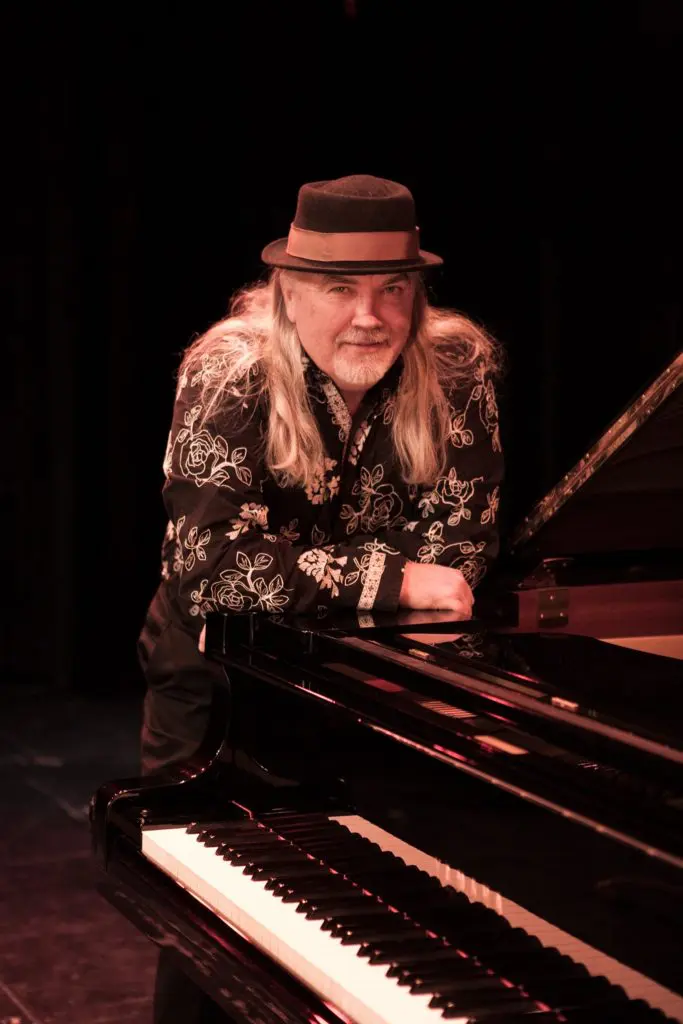 Portrait Lance Anders at Baby Grand Piano