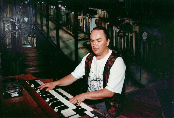 Lance Anderson on the B3 at Joe's Place