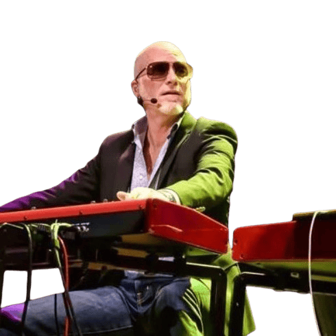 Keyboardist Ray Coburn added texture and nuance, and filled in the gaps in all the right places