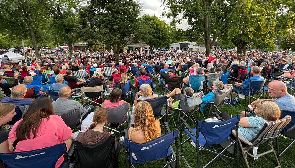 Fonthill bandshell full house
