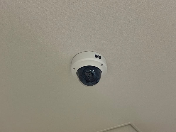 【茨城県】深夜の事務所荒らし、2人組の男が手提げ金庫を持ち去る