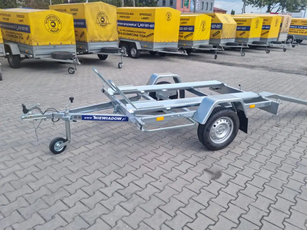 Przyczepa pod DWA MOTORY B7320M2 Nowa 2 x rynna + najazd  UCHYLNA