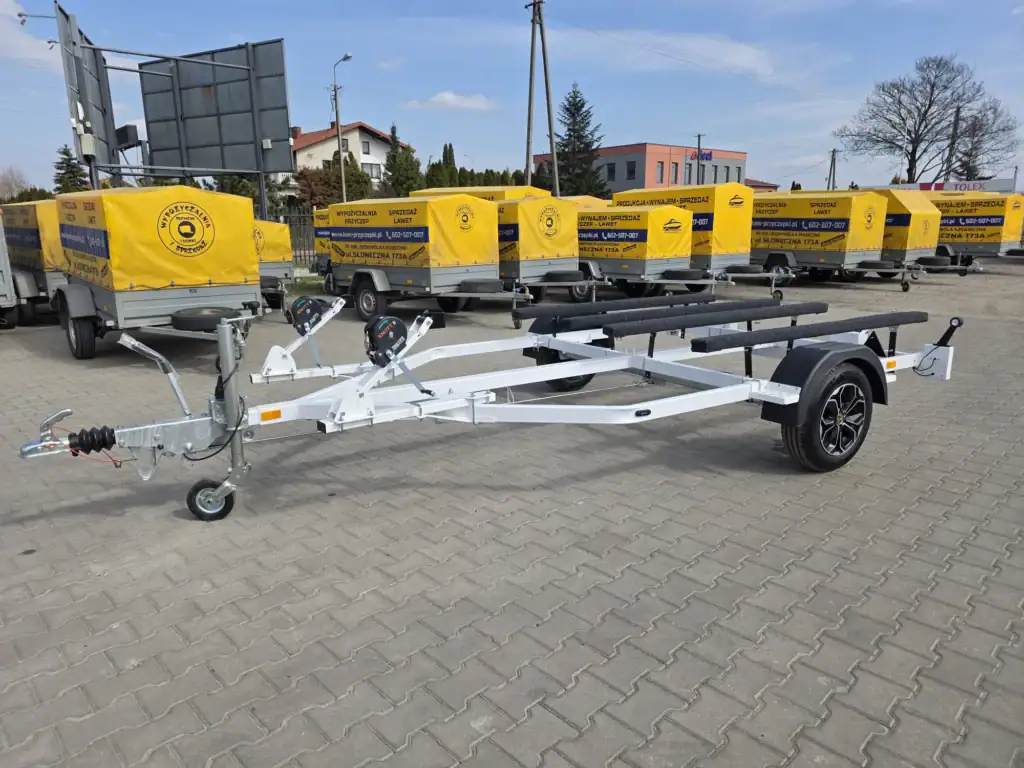 Przyczepa pod dwa skutery HAMOWANA DMC 500-1350 ” BIAŁA ALUSY