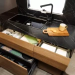 Kamper Integra Benimar Amphitryon 967 Kuchnia