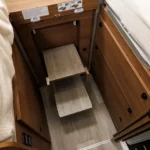 Kamper Integra Benimar Amphitryon 967 Schodki Sypialnia