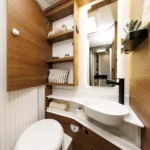 Kamper Integra Benimar Amphitryon 967 Łazienka