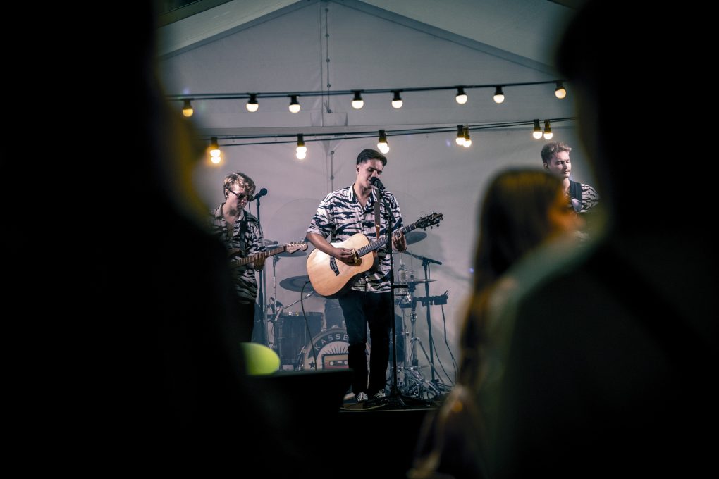 Kassett bänd ettevõtte asutuse peole