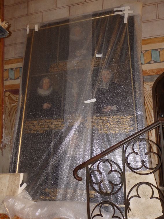 Ritterbild in der Kirche angekommen