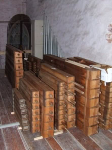 Ausgebaute Holzpfeifen