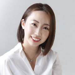 八木 エミリー