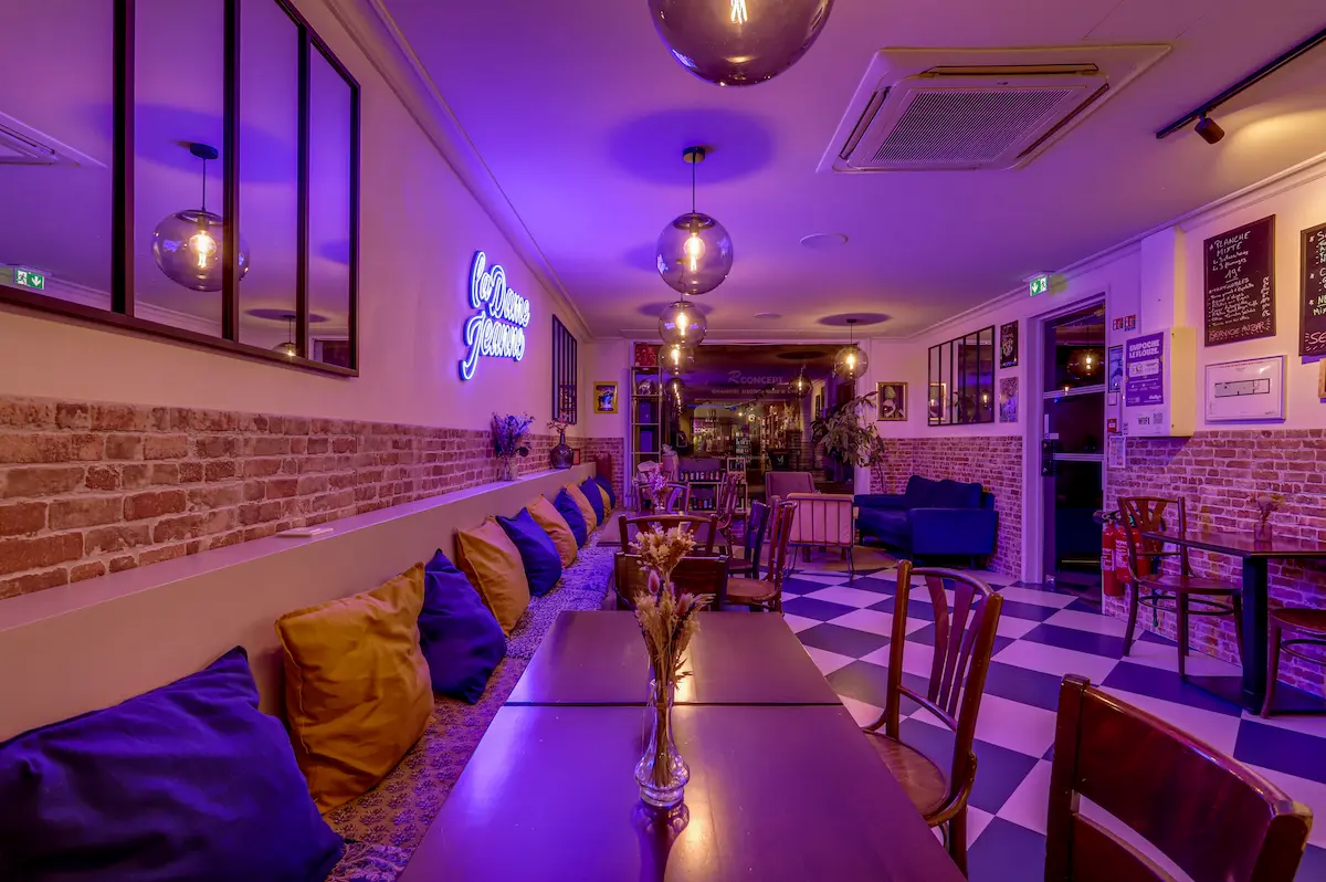 Tables et banquettes