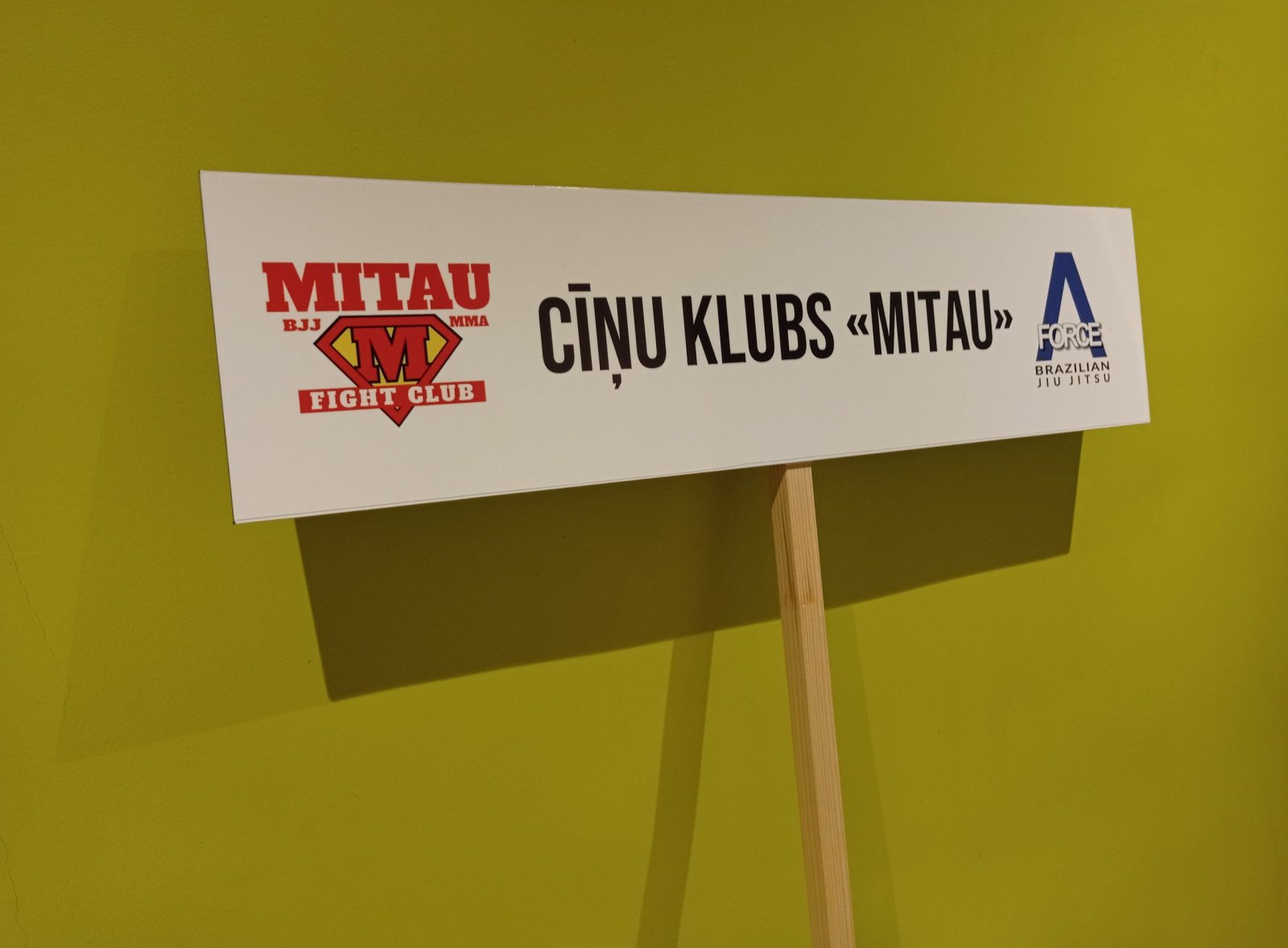 Cīņu kluba plāksne