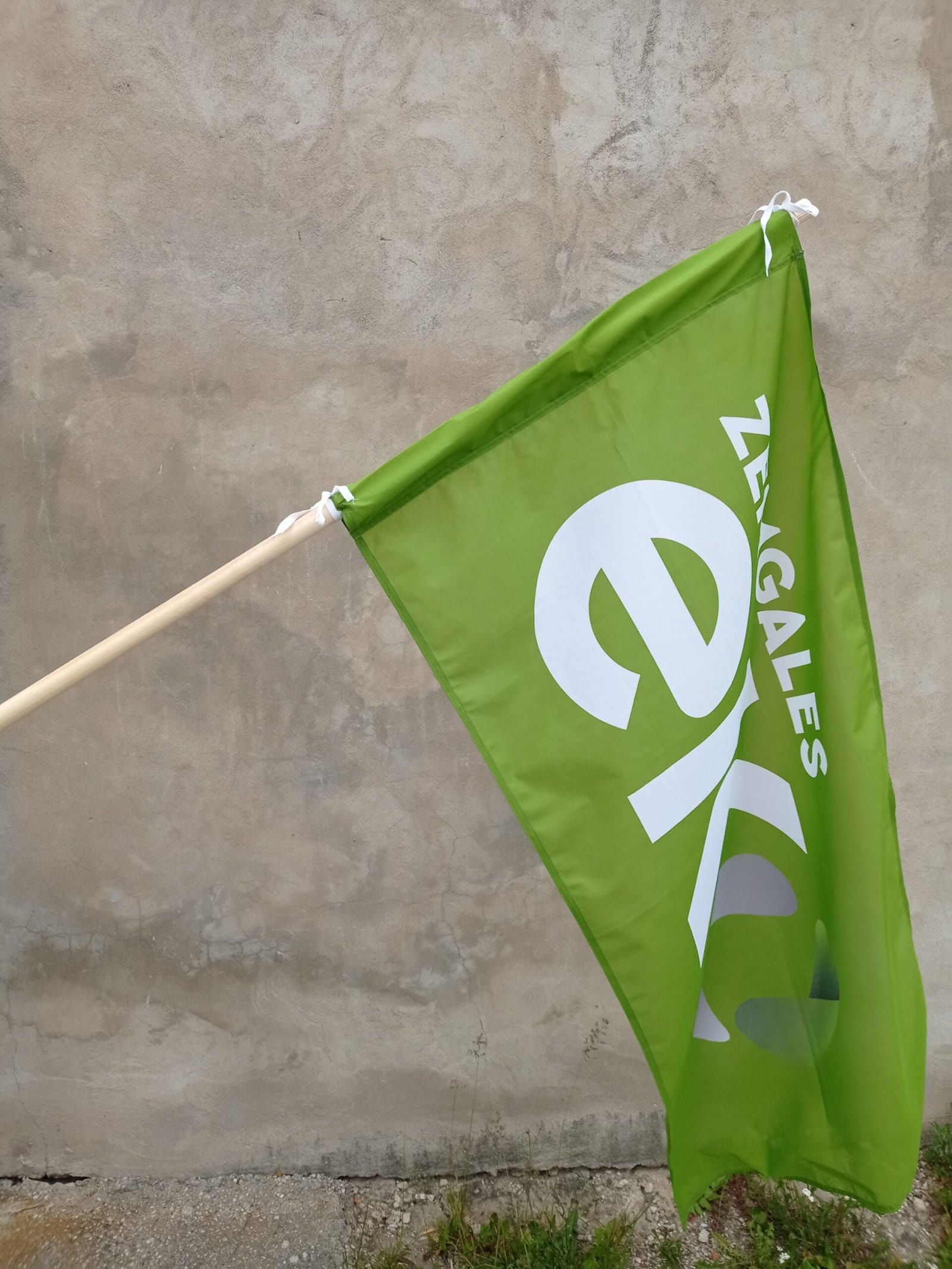 Zemgales Eko logo uz karoga