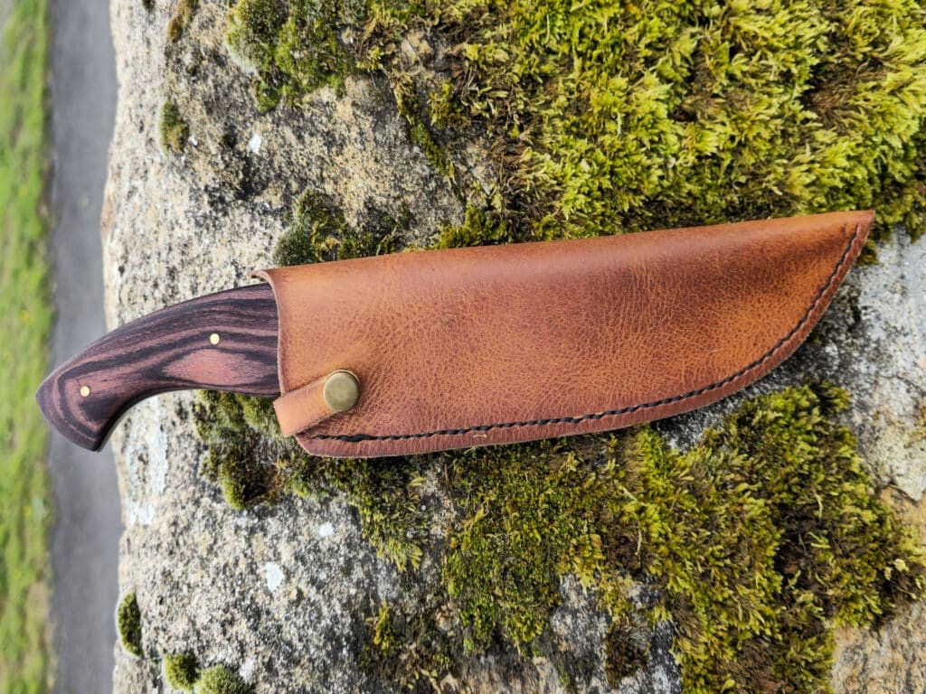 couteau-artisanal-etuis-en-cuir