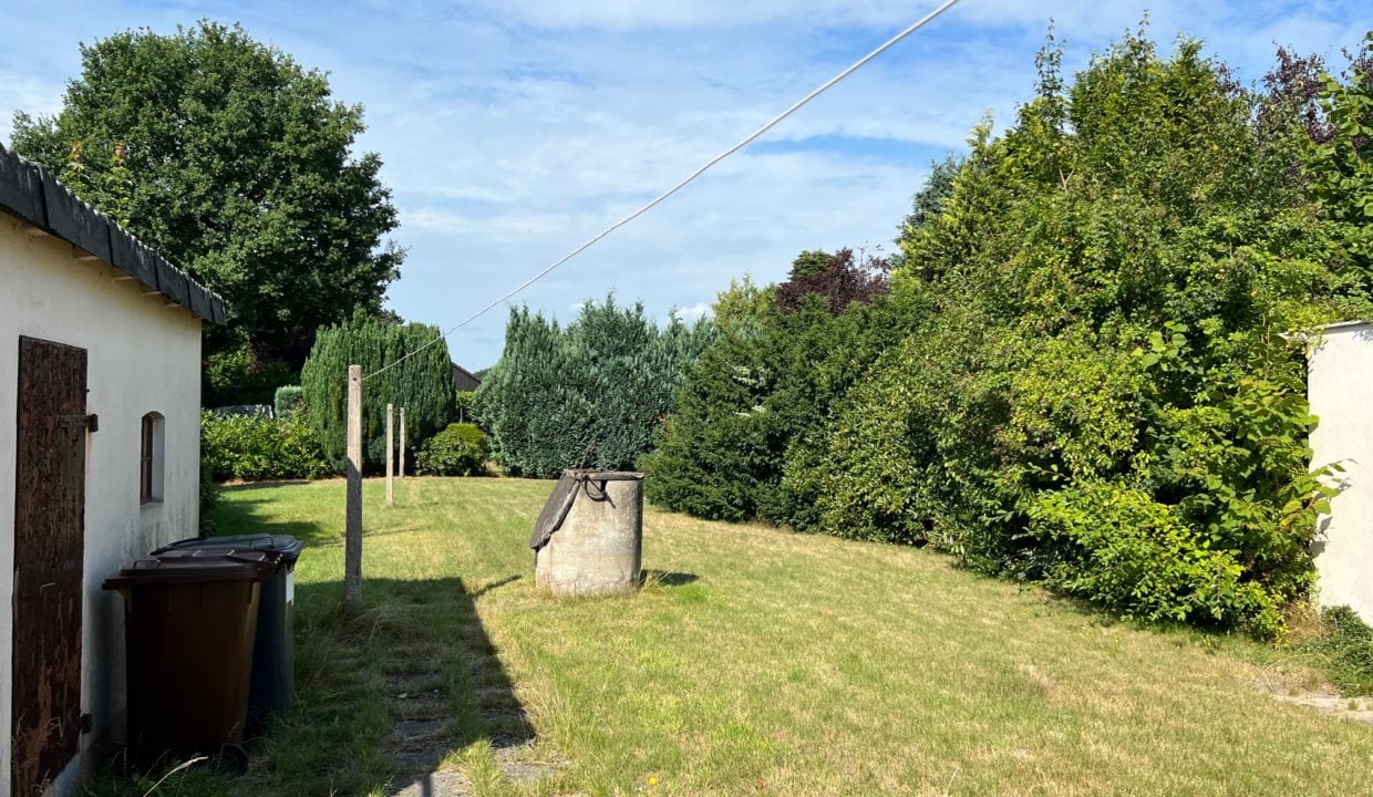Garten seitlich