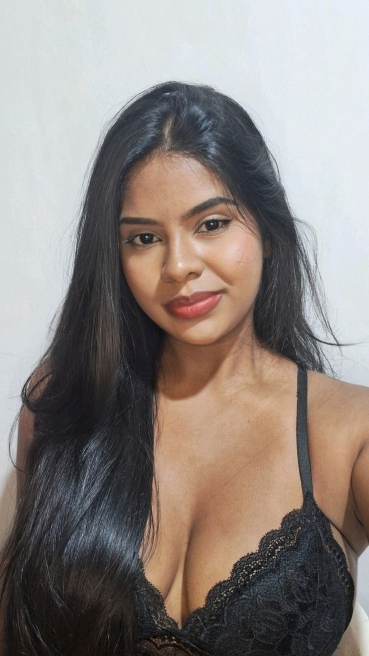 Mumbai escort girl in luxury hotel