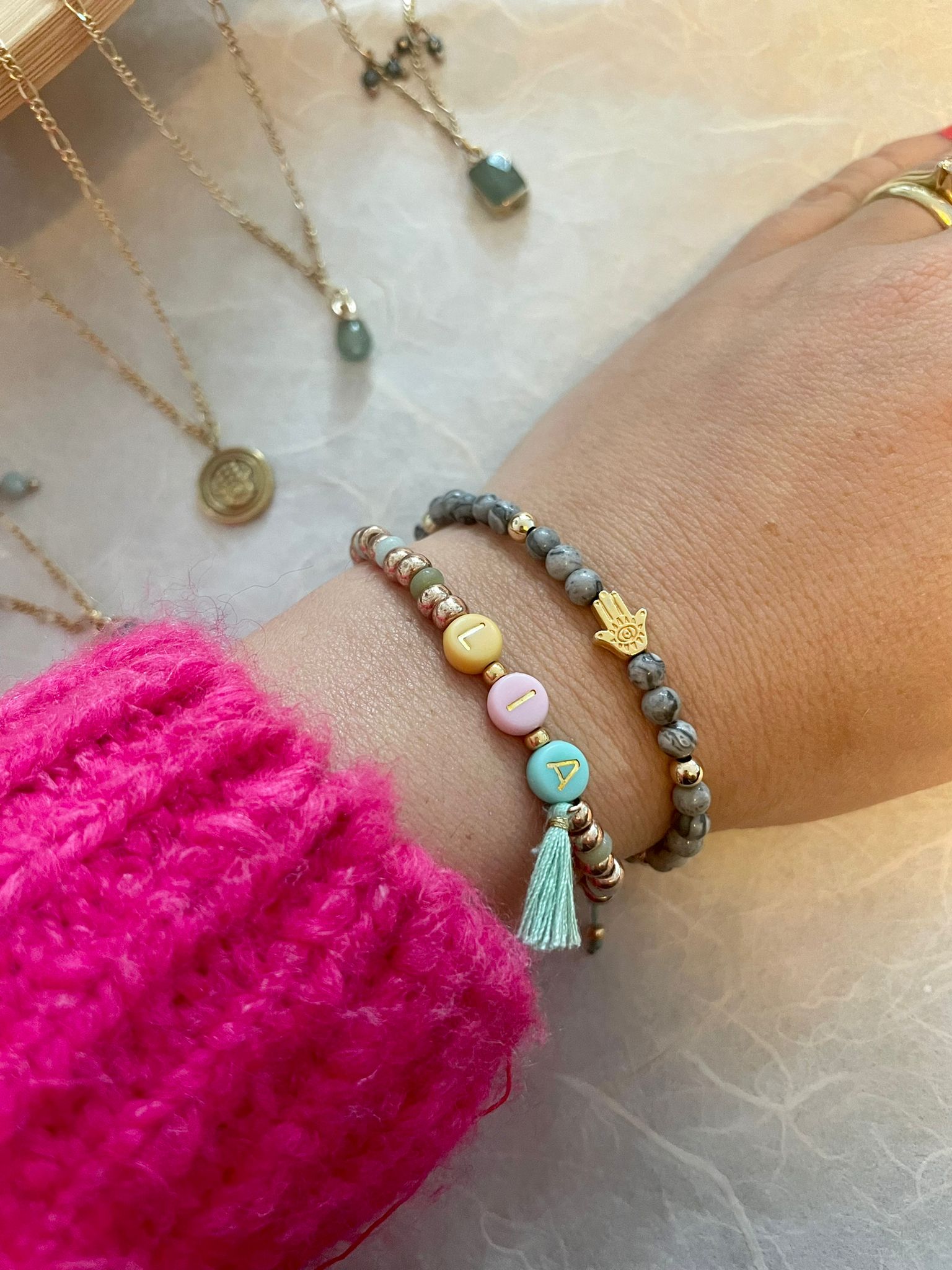 Armband mit Buchstaben bunt vintage Buchstabenperlen
