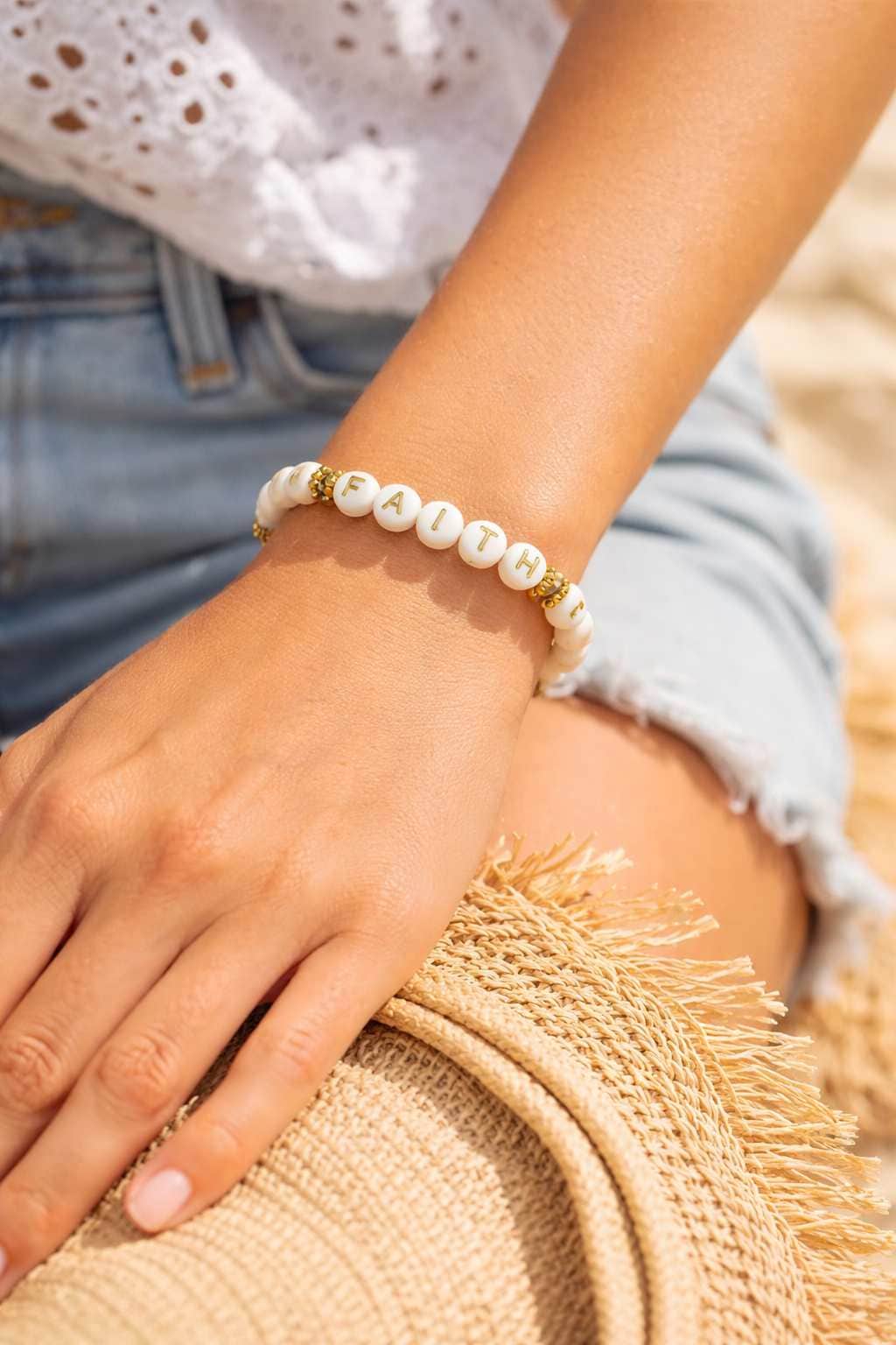 Mantra Armband mit Worten und Symbolen