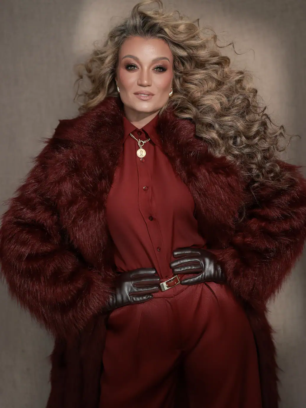 lizan-zondadh-bordeaux-luxe-faux-fur-coat-img3