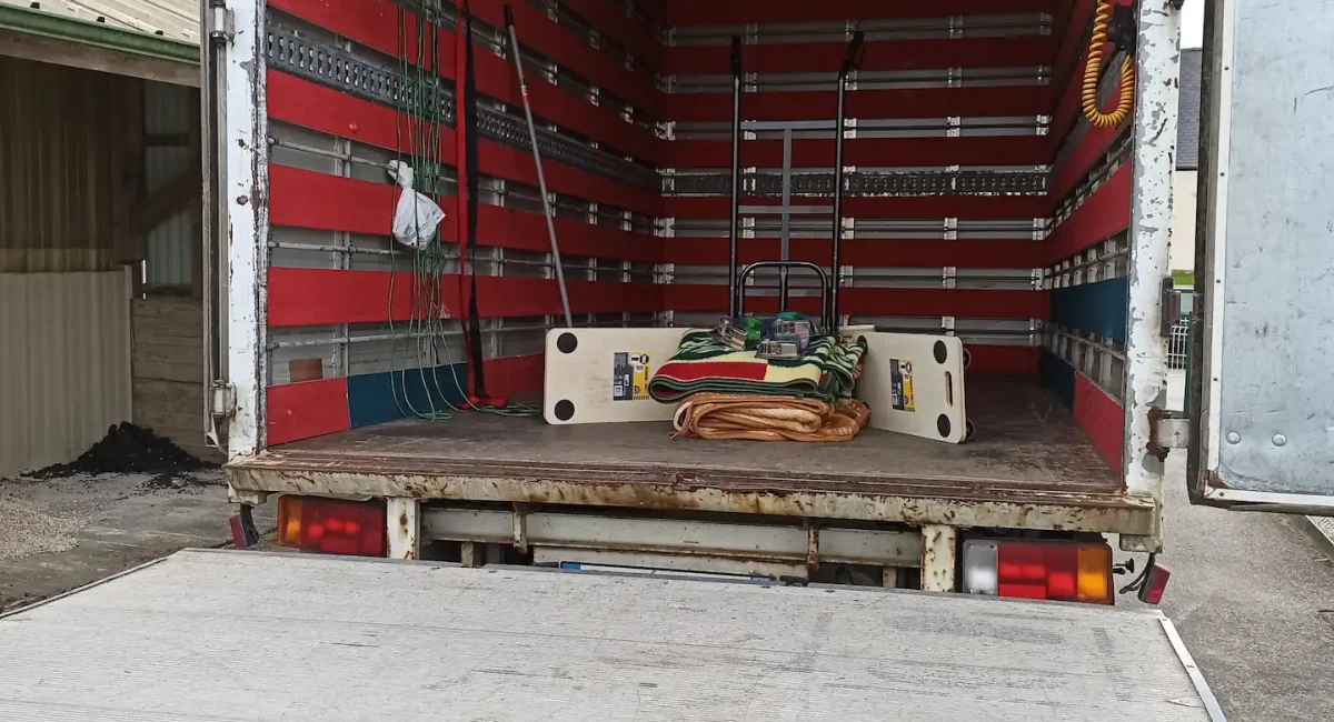 Équipement de déménagement sécurisé – Camion Entre Nous Cholet