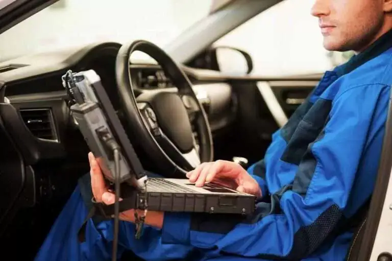Car key programming and erasing keys from car memory in Brooklyn Park, MD