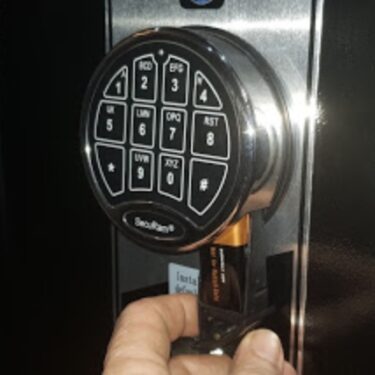 safe-lock-repair-locksmith-service