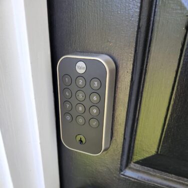 keypad lock with keyhole