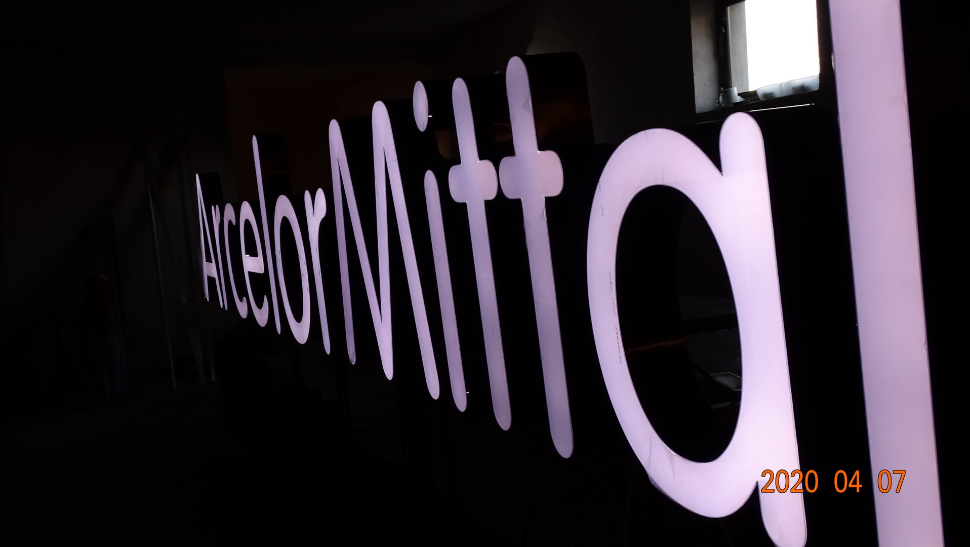 Reklama świetlna – Litery 3D i logo 3D podświetlane LED