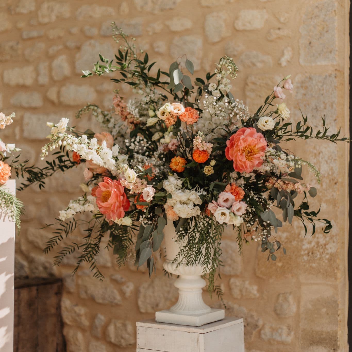 fleuriste-mariage-bordeaux-luxe-composition-floral-médicis-pivoine